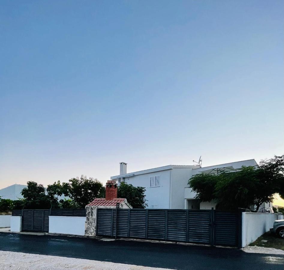 Sandy Apartment Nin Εξωτερικό φωτογραφία